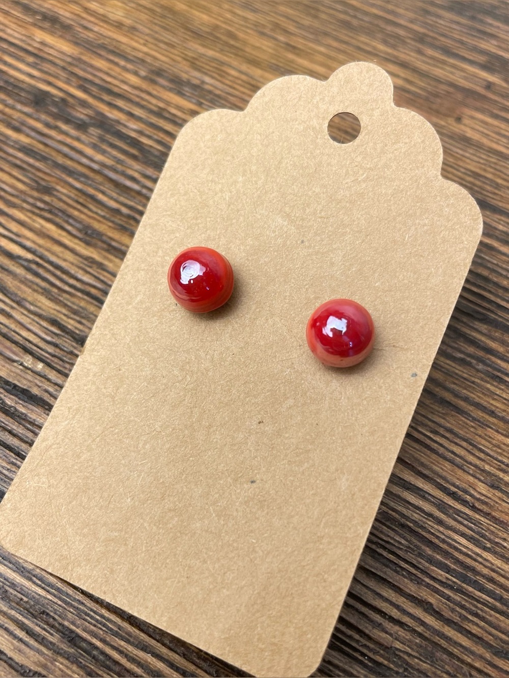Red stud earrings - Picture 3 of 4